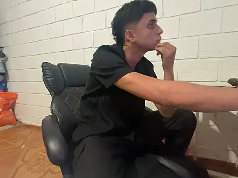 Max TheHorseDick online show from March 3, 2026, 2:39 am