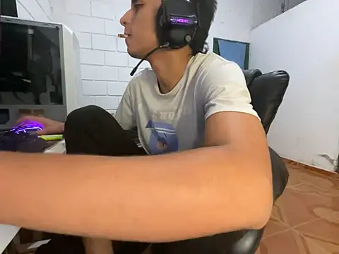 Max TheHorseDick online show from April 23, 2026, 3:19 am