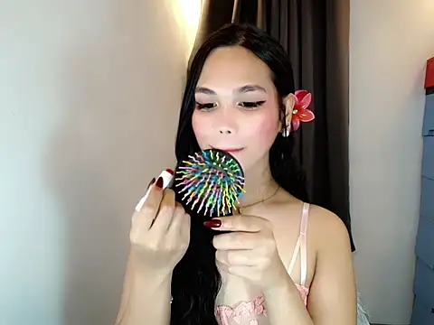 Webcumcutie online show from April 21, 2026, 4:30 am