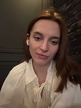 -AngelAri- online show from March 5, 2025, 9:15 pm