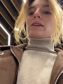 -AngelAri- online show from September 28, 2025, 7:08 pm