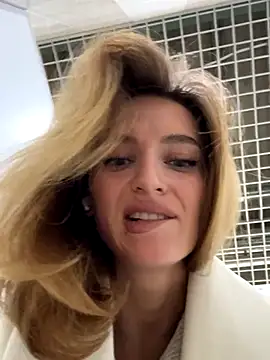 -AngelAri- online show from October 16, 2025, 6:09 pm