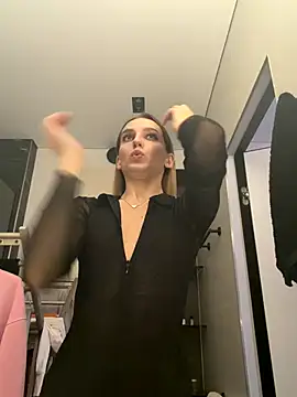 -AngelAri- online show from October 26, 2025, 9:21 pm