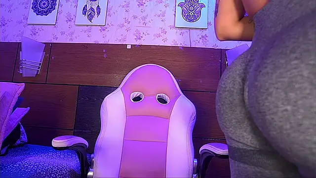 mssburbuja online show from February 7, 2025, 3:12 am