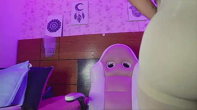 mssburbuja online show from March 13, 2025, 3:11 am