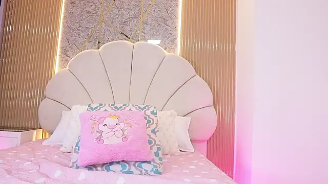 mssburbuja online show from November 7, 2025, 3:06 am