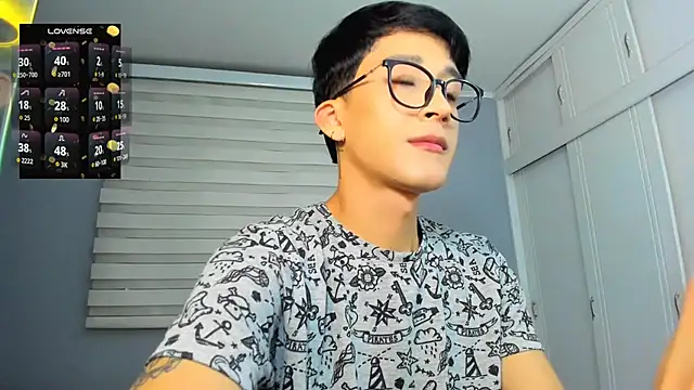 Snapshot of tom_Howard chatting on September 10, 2025, 2:11 am tom Howard online show from September 10, 2025, 2:11 am