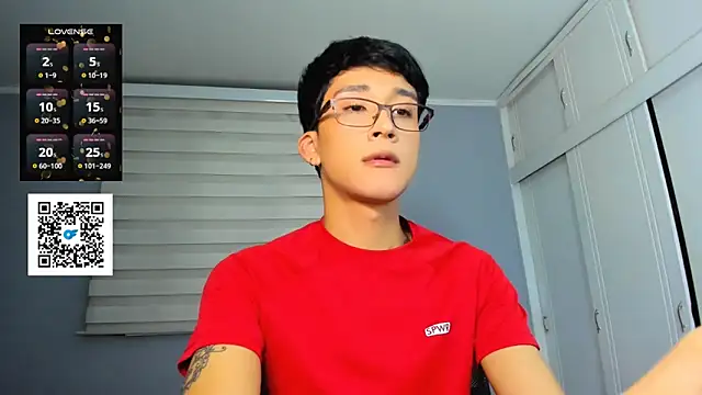 Snapshot of tom_Howard chatting on September 19, 2025, 11:49 pm tom Howard online show from September 19, 2025, 11:49 pm