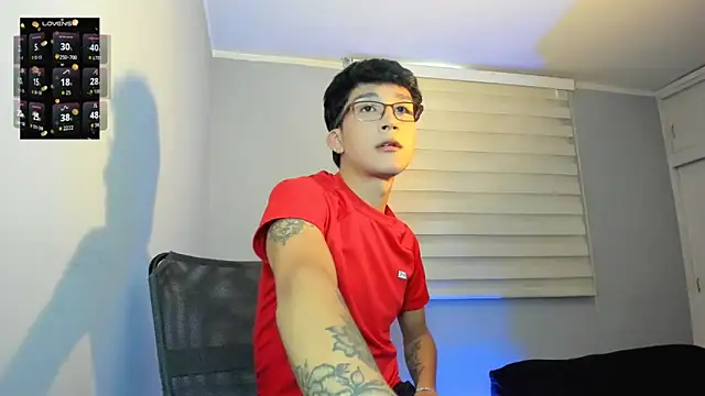 Snapshot of tom_Howard chatting on October 17, 2025, 6:43 pm tom Howard online show from October 17, 2025, 6:43 pm