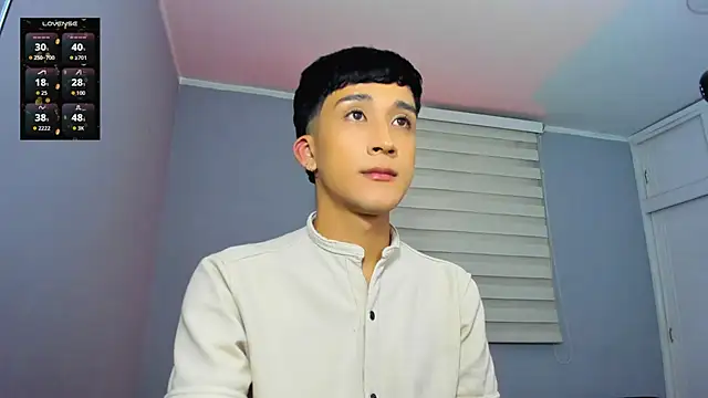 Snapshot of tom_Howard chatting on October 23, 2025, 10:08 pm tom Howard online show from October 23, 2025, 10:08 pm