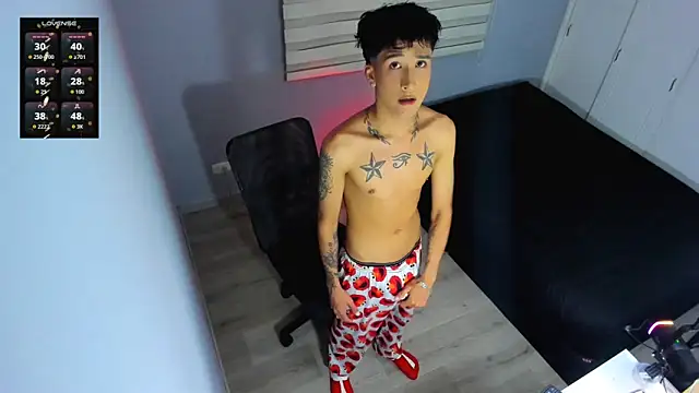 Snapshot of tom_Howard chatting on October 24, 2025, 11:23 pm tom Howard online show from October 24, 2025, 11:23 pm