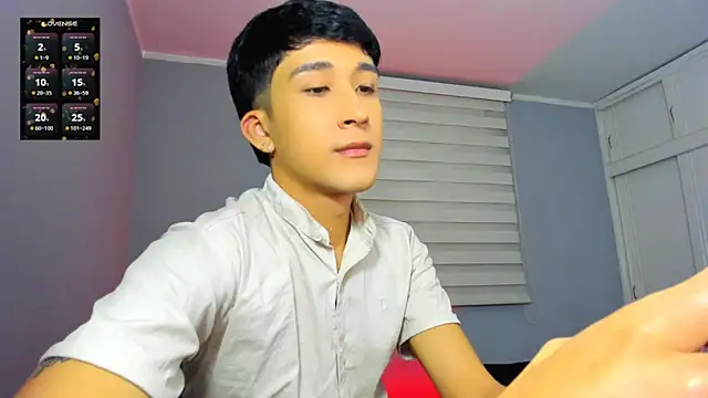 Snapshot of tom_Howard chatting on October 29, 2025, 2:14 am tom Howard online show from October 29, 2025, 2:14 am