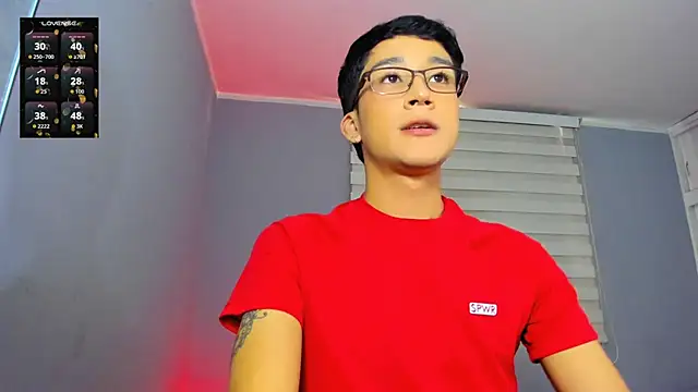 Snapshot of tom_Howard chatting on November 4, 2025, 6:51 pm tom Howard online show from November 4, 2025, 6:51 pm