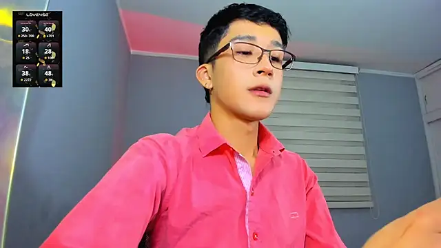 Snapshot of tom_Howard chatting on December 3, 2025, 12:51 am tom Howard online show from December 3, 2025, 12:51 am