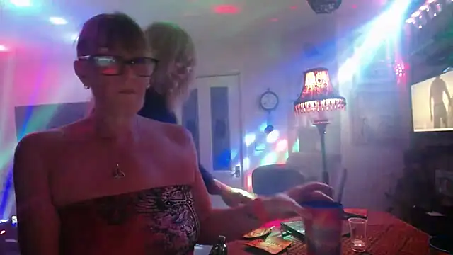 COUPLE4VOYEUR01 online show from September 27, 2025, 6:57 pm