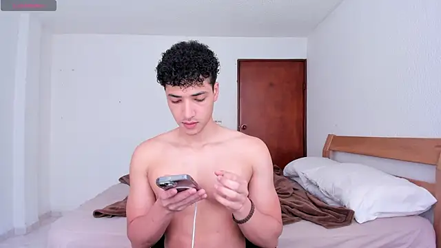 MitchellXD online show from February 2, 2025, 3:39 pm