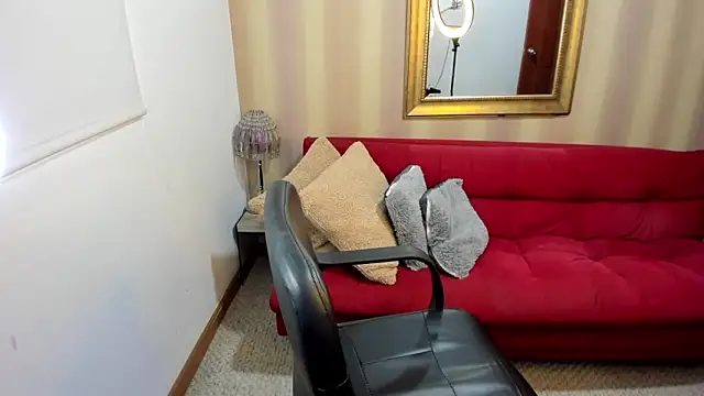 NicolettColin online show from April 20, 2026, 6:53 pm