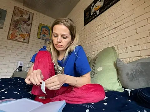 Angel girllovemy online show from February 14, 2025, 2:02 pm