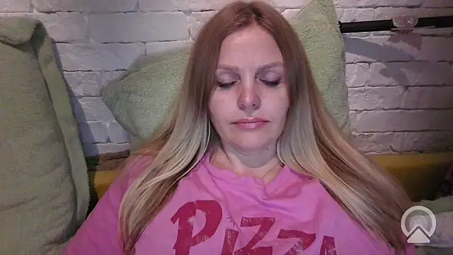 Angel girllovemy online show from March 4, 2026, 6:47 pm