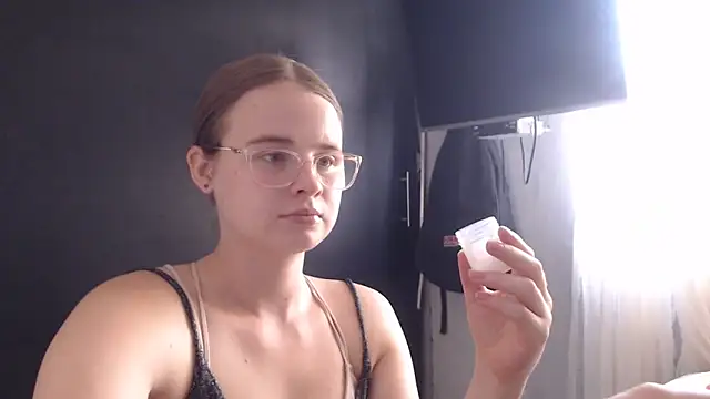 HellenMiyer1111 online show from January 14, 2025, 7:21 pm