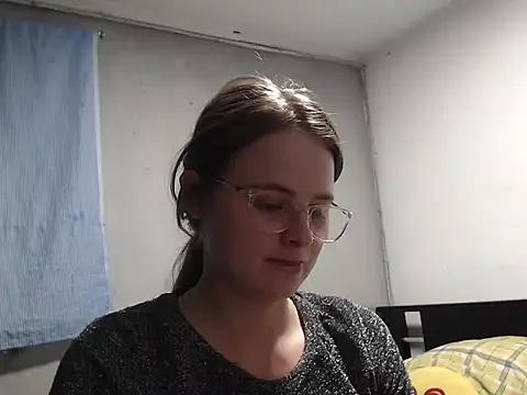 HellenMiyer1111 online show from February 10, 2025, 11:34 pm