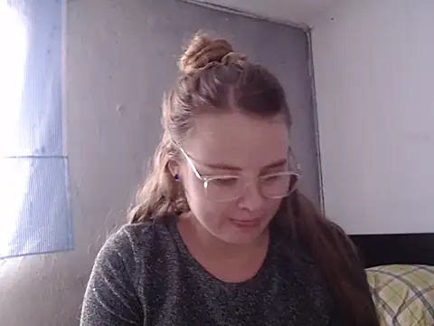 HellenMiyer1111 online show from February 12, 2025, 6:30 pm