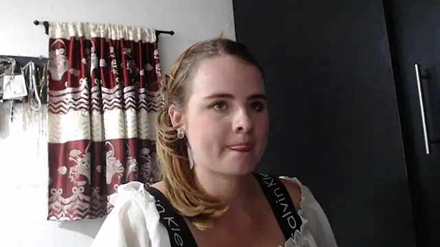 HellenMiyer1111 online show from September 11, 2025, 2:11 am