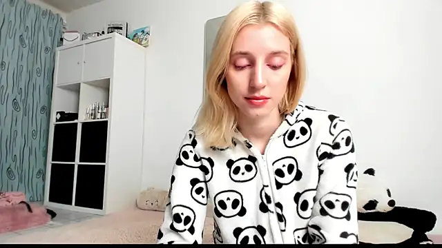 KenzieDawton online show from March 14, 2025, 4:54 am