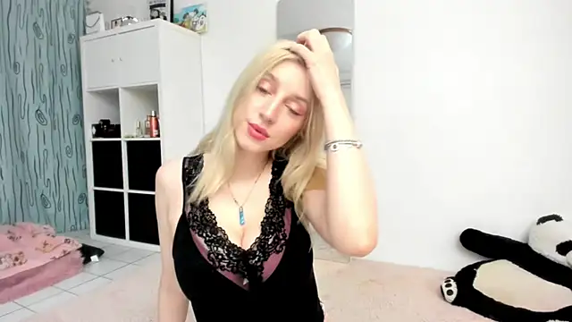 KenzieDawton online show from April 20, 2026, 4:32 pm