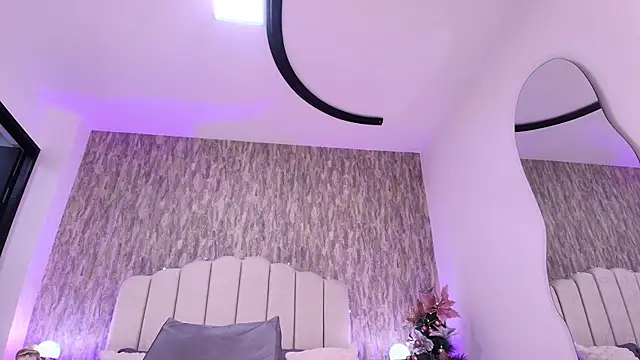 raven lilith  online show from November 29, 2025, 3:20 am