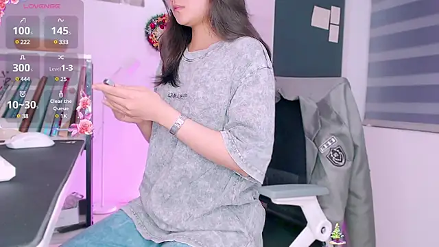 Shyn   online show from December 31, 2024, 5:18 pm