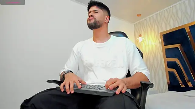 Petesevans online show from February 28, 2025, 11:23 pm