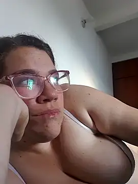 karlythothxh online show from September 27, 2025, 9:31 pm