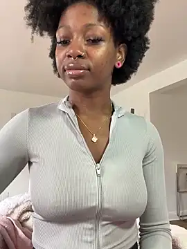 mochamimi online show from October 11, 2025, 5:22 pm