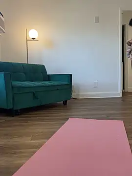 mochamimi online show from October 23, 2025, 1:32 pm