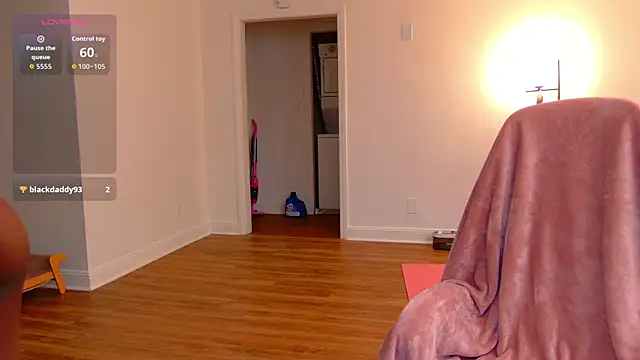 mochamimi online show from November 25, 2025, 4:12 am