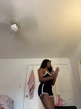 mochamimi online show from April 19, 2026, 4:50 pm