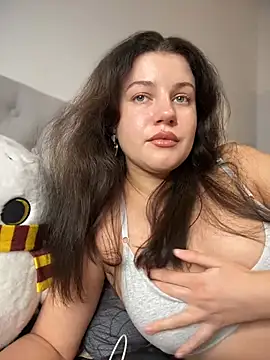 likaxxx online show from December 17, 2024, 6:31 pm