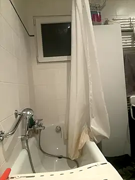 shehandme online show from October 5, 2025, 2:59 pm