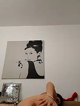 RebeccaNoble online show from February 6, 2025, 2:37 pm