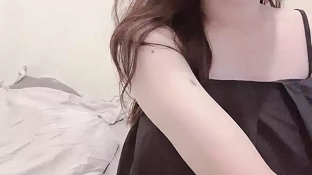 Tw Zoella online show from September 22, 2025, 7:21 am