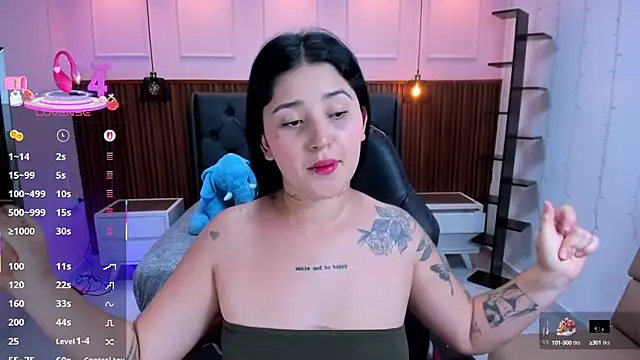 BIANCAROY1 online show from September 8, 2025, 6:40 pm