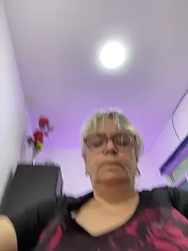 Snapshot of slutgold chatting on February 26, 2026, 9:47 pm slutgold online show from February 26, 2026, 9:47 pm