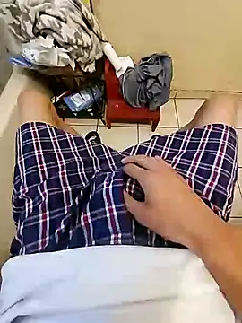 Bigstiffyuh online show from October 25, 2025, 10:15 pm