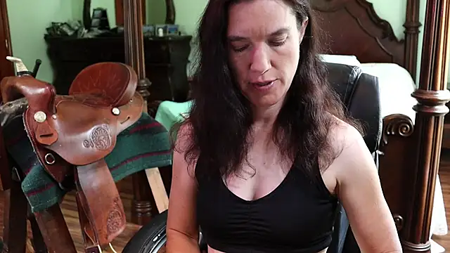 Snapshot of thornburyrose chatting on June 5, 2026, 4:13 pm thornburyrose online show from June 5, 2026, 4:13 pm