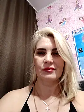 JennyOMay online show from November 3, 2025, 9:10 am