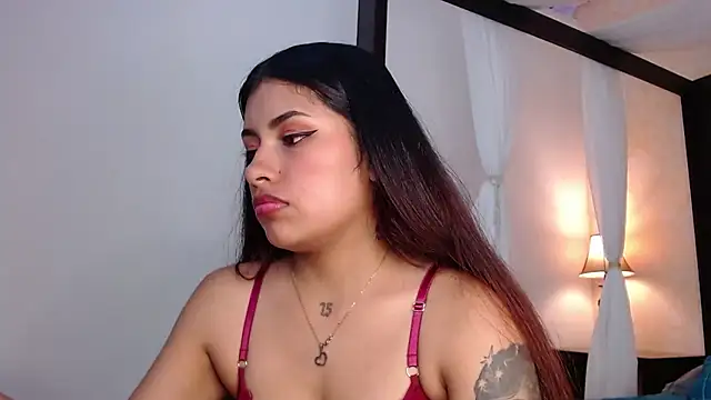 ChantalPetit online show from September 12, 2025, 7:03 pm