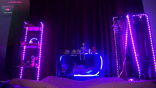 CyberXGoddess online show from September 9, 2025, 6:46 am