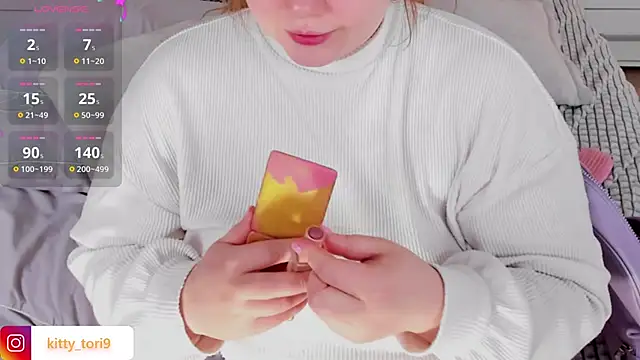 Tori cat online show from December 22, 2024, 1:22 pm