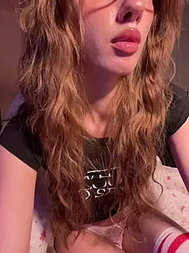 Weeissy online show from October 16, 2025, 9:49 pm